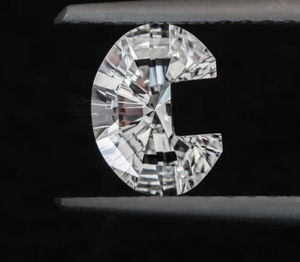 Alphabet Inspiré Lab-Grown Loose Diamonds Bague de fiançailles Cadeau de fête de mariage Bijoux avec certificat IGI avec lettre 'C' - Product Image 1