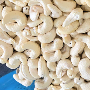 Prix d'usine bon marché exportateurs de noix de cajou fournitures de noix de cajou W320 au Moyen-Orient Santigo Viet Nam avec taxe gratuite - Product Image 1