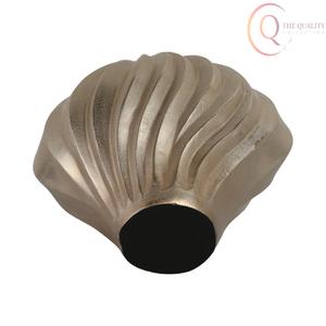 Vase décoratif de table en métal léger fait main, design de haute qualité pour intérieurs élégants et espaces de vie stylés - Product Image 6