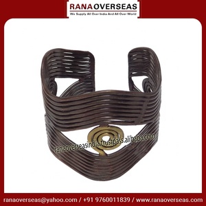 กำไลข้อมือทองแดงและทองเหลืองทำมือ ปรับขนาดได้ กำไลแบบเปิด เครื่องประดับโลหะสไตล์เรียบง่าย ของขวัญสำหรับทุกเพศ เหมาะกับการใช้งานในชีวิตประจำวัน - Product Image 4