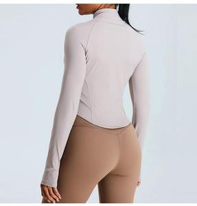 Venta al por mayor de sudaderas con capucha de manga larga para mujer con logotipo personalizado para gimnasio y yoga chaquetas transpirables con cremallera patrón sólido 1 pieza - Product Image 6