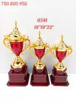 2025 Fabricant Logo personnalisé Trophée Award Cup World Sports Médailles et trophées Golden Silver Metal Sport Trophy for Champions