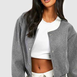 Chaqueta universitaria de béisbol de manga larga con diseño OEM nuevo, al por mayor, personalizada, de última moda, para mujer, lisa, con letras. - Product Image 5