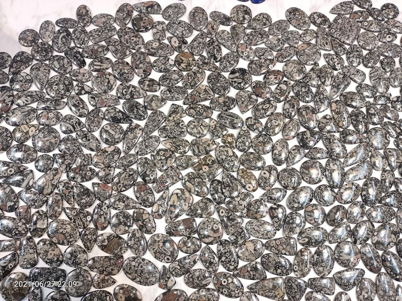 สีน้ำตาล