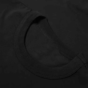 Maquette GRATUITE T-shirt en coton imprimé DTG personnalisé avec motif vintage pour homme, style streetwear oversize décontracté à manches courtes, unisexe - Product Image 4