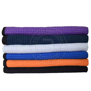 Serviette de golf en tissu gaufré de qualité supérieure, durable, à absorption rapide, pour le nettoyage de l'équipement - Product Image 3