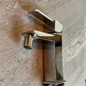 ก๊อกน้ำอ่างล้างหน้าโนบิเล่ เอฟ ทำจากทองเหลืองแท้ ดีไซน์ทันสมัย พร้อมเซรามิกคาร์ทริดจ์ ป้องกันการรั่วซึมอย่างแม่นยำ - Product Image 3