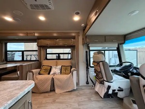 Se vende E-n-t-e-g-r-a C-o-a-c-h V-i-s-i-o-n 3-1-V usado del 2019. - Product Image 2