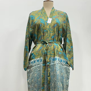 Kimono long en soie indienne, patchwork uni, robe bohème, robe de plage d'été, robe de chambre douce et confortable, robe de maternité faite à la main - Product Image 1