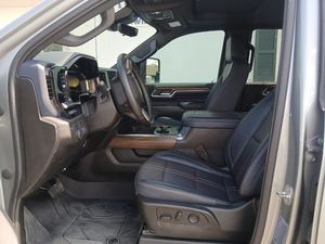 Chevrolet Silverado 3500HD High Country Crew Cab 4WD 2024 d'occasion - Product Image 5