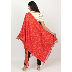 Écharpe en laine rouge pour femme, ensemble écharpe, gants et chapeau, design floral - Product Image 3