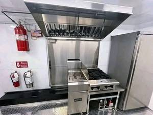 Remorque de camion de cuisine mobile en aluminium blanc, équipement de cuisson personnalisable pour la vente de glaces et de restauration rapide en rue, résistante à la rouille - Product Image 3