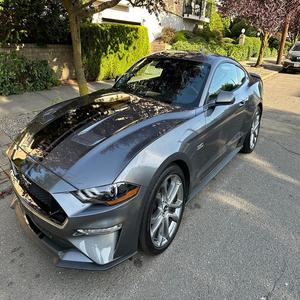 Alerte Offre Exceptionnelle! Ford Mustang GT Premium Coupé 2021 Super Propre, Boîte Manuelle 6 Vitesses, Moteur V8, Gris Carbonisé, Coupé de Luxe - Product Image 1