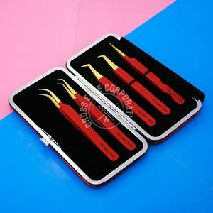 Pinzas de extensión de pestañas Punta de fibra Pinzas de extensión de pestañas Punta de 75 90 grados Pinzas de aislamiento Color rojo mate con punta dorada - Product Image 1