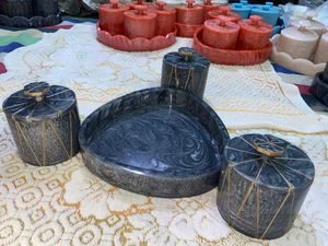 Juego de tres frascos de calidad premium y bandeja decorativa de resina - Product Image 3