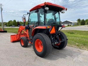 KUBOTA L3560HSTD 4WD Farm Tractor Available <b>Now</b> For Fast Shipping Fully Inspected and Ready For Sale - Product Image 5
