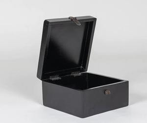 Caja de Joyería de Madera Premium con Superficie de Madera Pulida Lisa, Organizador de Joyería Personalizado, Precio al por Mayor - Product Image 1