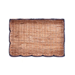Bandeja de ratán festoneada pintada a mano en rosa, cesta decorativa tejida naturalmente de Vietnam por Viettimecraft. - Product Image 6