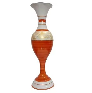 Vase contemporain en métal en fer Pièce maîtresse décorative minimaliste pour la décoration de table et de bureau d'intérieur de maison moderne - Product Image 2