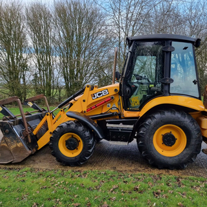 รถตักล้อยาง JCB 3CX พร้อมหัวขุด |   รถตักดินแบบขับเคลื่อน 4 ล้อ สำหรับงานหนัก ใช้ในงานเหมือง งานก่อสร้างถนน และงานเกษตร - Product Image 1