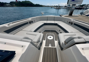 Pre-Owned 2024 Sea Ray-S L X-310-OB-31ft Cabinn Cruiser LuxuryCharter SpeedTourist PartyBoat 700hp CabinCruiser-Yacht Jet boat - Product Image 3