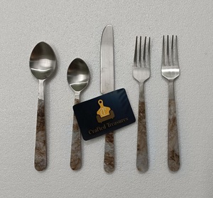 Ensemble de couverts de qualité supérieure en acier inoxydable et poignée en résine pour ustensiles de cuisine vaisselle maison hôtel ensemble de couverts - Product Image 1