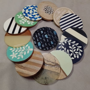 L'exportateur indien en gros propose un nouveau design classique de forme carrée en bois sous-verre ensemble de coussins en résine accessoires de décoration de table vente - Product Image 3