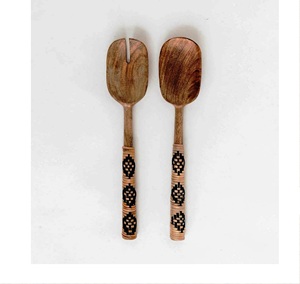 Set de couverts à salade en bois d'acacia SET DE 2 SERVICE À SALADE EN BOIS KETCHENWAR UNIQUE FAIT MAIN - Product Image 5