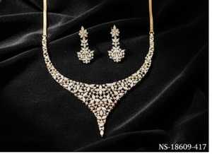 Premium AD CZ Stone Necklace Set High Gold Polish Designer Jewelry para mujeres Perfecto para regalos y celebraciones - Product Image 5