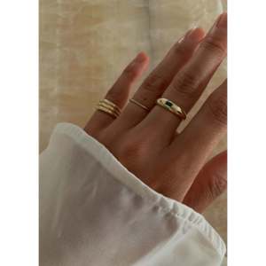 Natalie <b>Dome</b> <b>Ring</b> with Emerald 18K Gold and Rose Gold Plating Vintage Casual Geometric Style Bezel and Claw Setting - Product Image 2