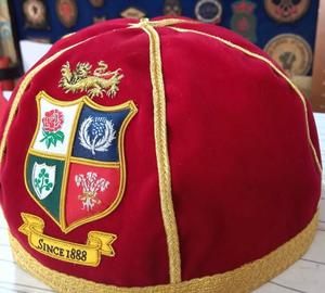 หมวกแก๊ปรักบี้สีแดงปักด้วยทองหมวกรักบี้โลโก้ตามสั่ง - Product Image 4