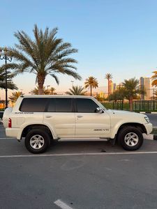 นิสสัน ปาโทรล ซาฟารี 4800 VTC SUV สีขาว ปี 2011 รถกระบะแบบออฟโรดมือสอง |   พร้อมส่งออก - Product Image 4