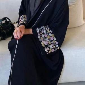 Abaya Musulmane de Dubaï en Gros, Personnalisée, de Luxe et Élégante, en Soie à Manches Longues Anti-Froissement, avec Volants, pour Femmes Adultes - Product Image 1