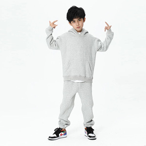 Vêtements unisexes pour garçons et filles 95% coton personnalisés 350 g/m² OEM Ensemble de pulls à capuche à manches longues personnalisés de haute qualité pour enfants - Product Image 2