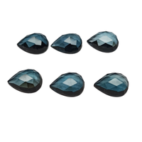 Paires de cabochons en topaze bleue de Londres naturelle de haute qualité, taille poire 8x6 mm, dos plat, facettés, couleur bleu royal avec jeu de couleurs M.Y. GEMS