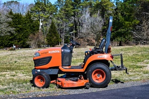 พบกับ BX2360 2012 Kubota ที่เชื่อถือได้ซึ่งมีระบบส่งกำลังน้ำที่ราบรื่นเพลาหน้า MFWD เพื่อการยึดเกาะที่เหนือกว่า