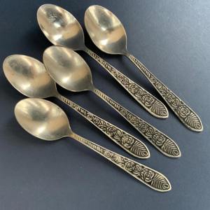 Cuillère à thé classique en acier inoxydable, motif floral vintage, finition argentée, élégante, parfaite pour la cuisine et la salle à manger - Product Image 1