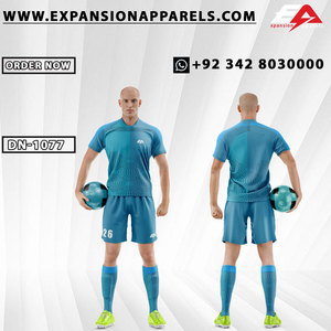 ชุดฟุตบอลโพลีเอสเตอร์คุณภาพสูงพร้อมโลโก้ที่กำหนดเอง MOQ ต่ำพิมพ์ซับลิเมชันเสื้อทีมเสื้อวอร์มเสื้อฟุตบอล - Product Image 6