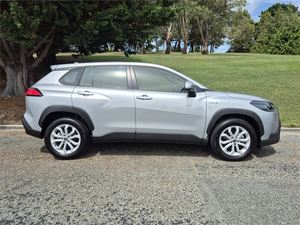 Auto Usado en Perfectas Condiciones, Toyota <span class=keywords><strong>Corolla</strong></span> <span class=keywords><strong>Cross</strong></span> GX 2.0P <span class=keywords><strong>HEV</strong></span> ECVT FWD SUV <span class=keywords><strong>2023</strong></span>, Envío a Todo el Mundo - Product Image 4