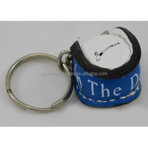 Llavero de Fútbol Irlandés Personalizable de Alta Calidad con Logotipo, Cuero Premium, Goma y Madera, Color Personalizado, Deportivo - Product Image 3