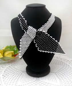 Bufanda de cuentas, collar de corbata con cuentas blancas y negras, bufanda de cuentas, collar negro con lazo, joyería hecha a mano delicada, regalo Vintage para ella - Product Image 2