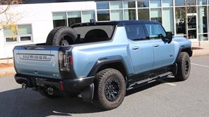 Pick-up GMC Hummer EV 3X Omega Edition 2024, batterie à autonomie étendue de 24 modules, unité de propulsion avant à moteur unique - Product Image 4