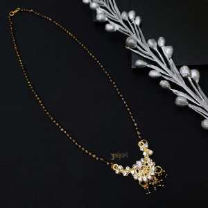 ชุดเครื่องประดับที่ออกแบบโดยนักออกแบบสีทองด้วยหินเพทาย - Product Image 2
