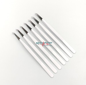 แหนบถอนขนพลาสม่าสีดำและสีขาวสำหรับการจับ45 90องศาระดับมืออาชีพ OEM - Product Image 1