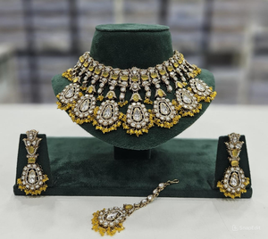 Joyería más de moda para la función de la boda india CZ piedra tachonada con perla trabajo gargantilla collar conjunto pendientes y Mangtika conjunto - Product Image 1