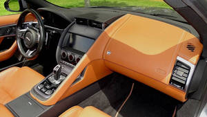 PARFAITEMENT UTILISÉ 2021 Ja-guar F-TYPE - Product Image 2