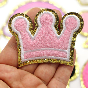 Écussons brodés en chenille en gros Écussons de broderie avec logo personnalisé Écussons multiples de broderie en chenille pressés à chaud - Product Image 1