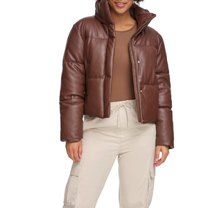 Veste matelassée en cuir pour femme bon marché Conception personnalisée avec rembourrage en coton respirant Tissu en toile durable - Product Image 4