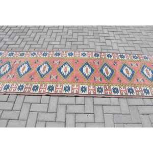 Alfombra Turca Vintage de 2.7x8.8 pies (83x268 cm), Alfombra Roja con Estampado Animal - Product Image 2