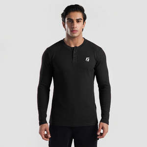 T-shirt Cloud Warm noir avec décoration boutonnée, respirant - Product Image 1
